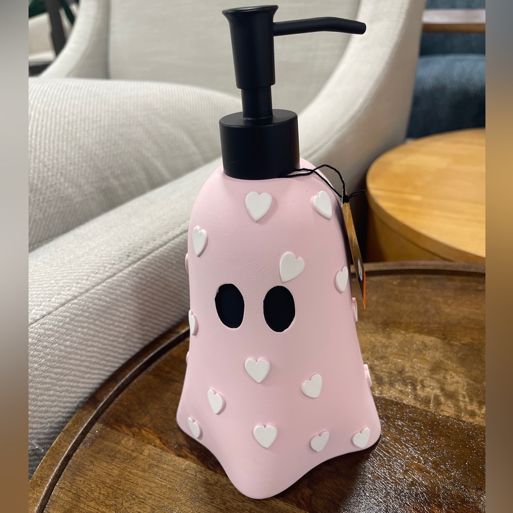 Pink Halloween Ghost with Hearts 👻🩷 Soap Lotion Dispenser NWT